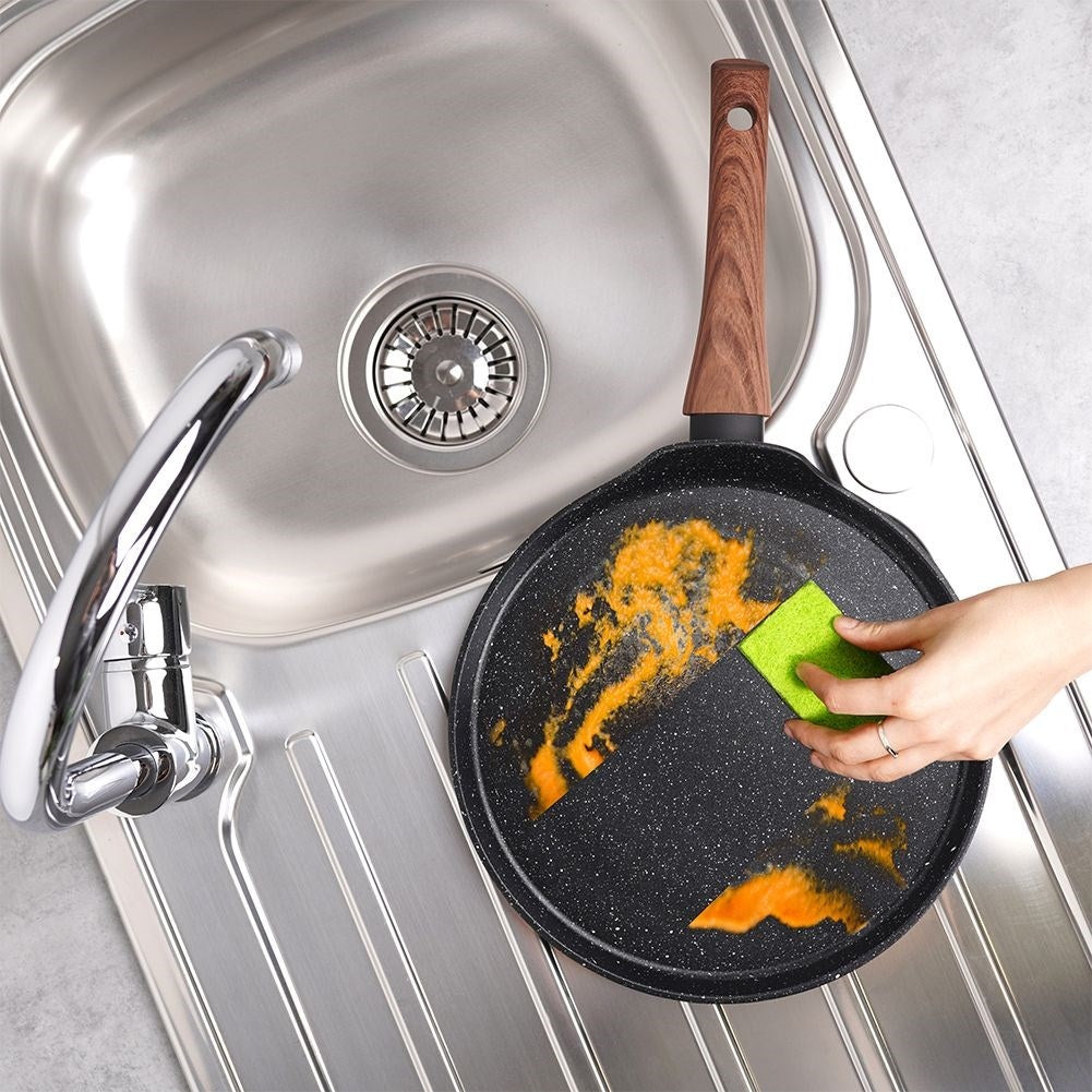 Flat frying pan 26 cm with granite coating for all stoves
