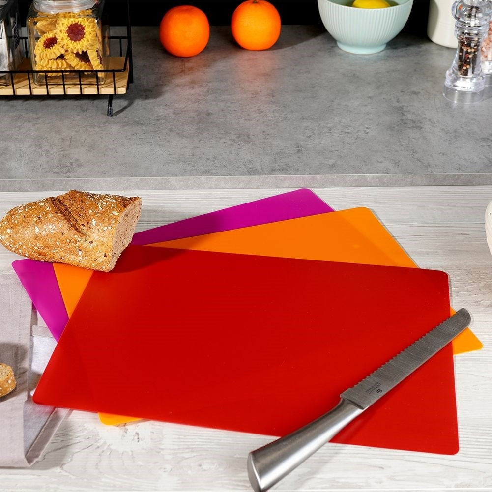 Flexible and durable cutting mats for easy cooking