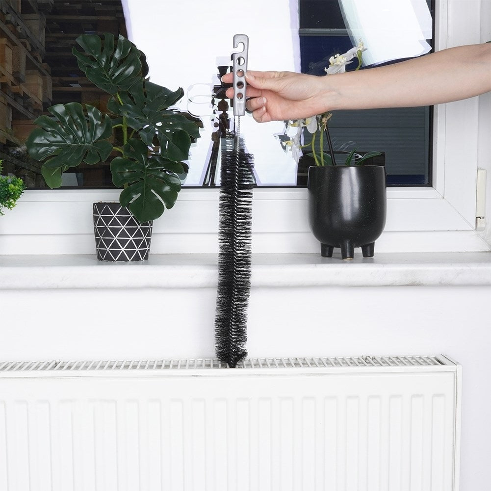 Flexible element brush for hard-to-reach areas