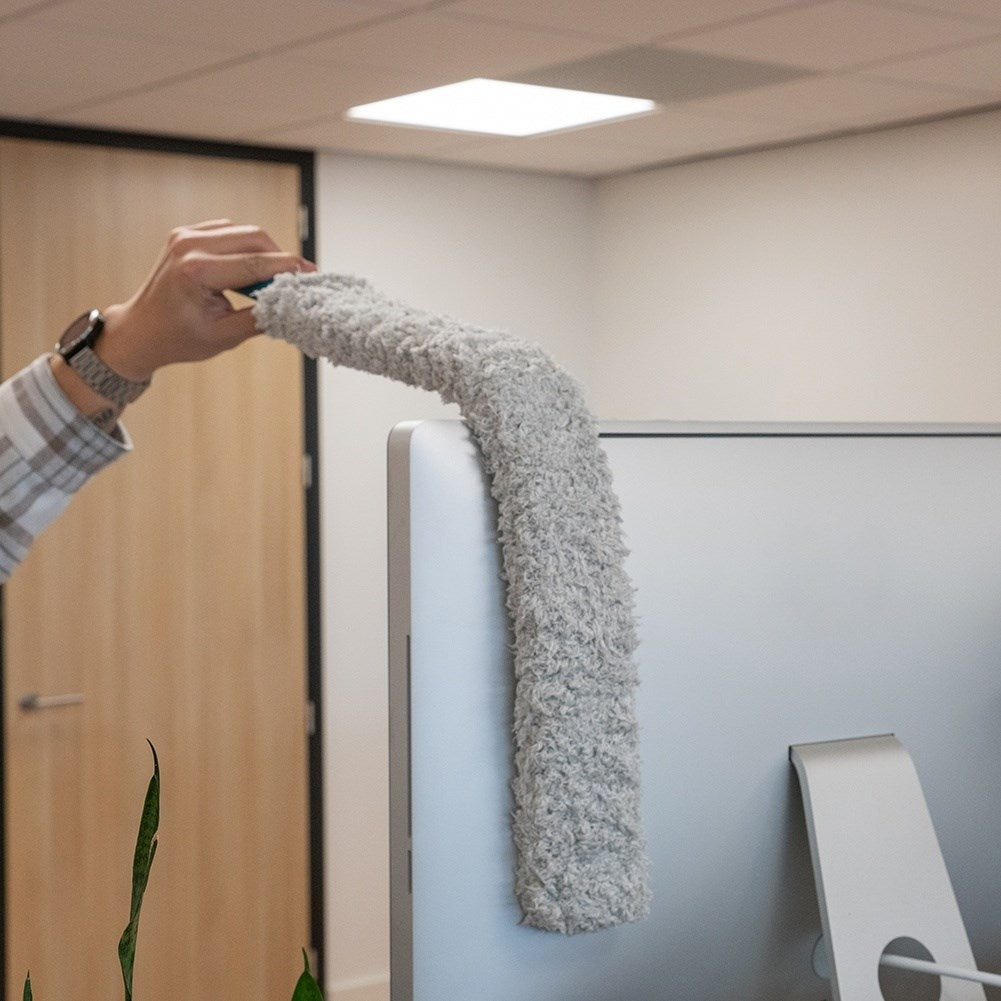Flexible element brush with antistatic bristles for easy cleaning