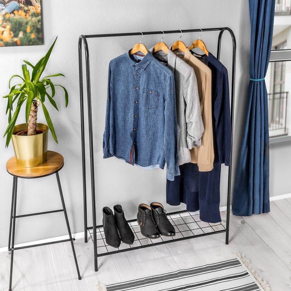 Floor hanger with shoe shelf in robust metal