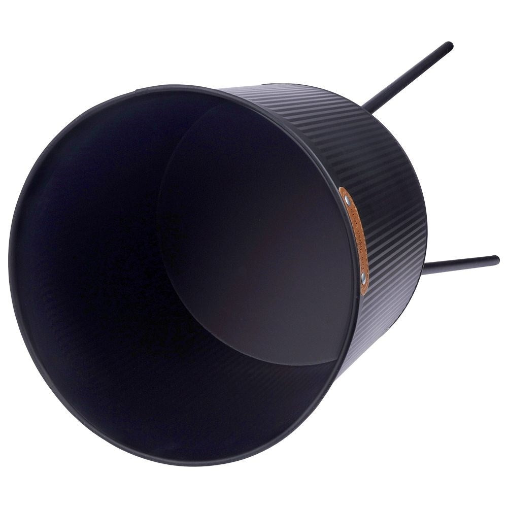 Fluted flower pot with three legs in black metal for indoor/outdoor use