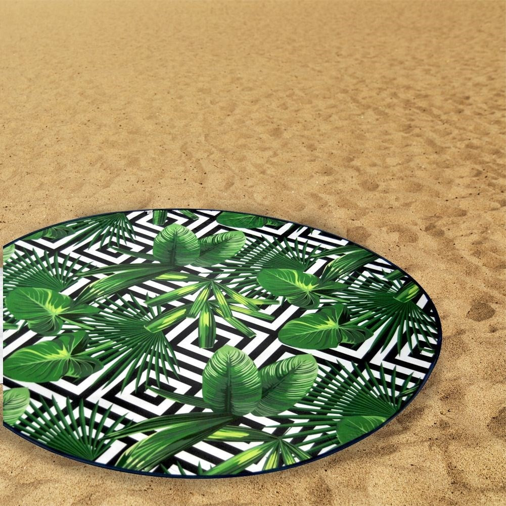 Foldable lightweight mat for beach and picnic