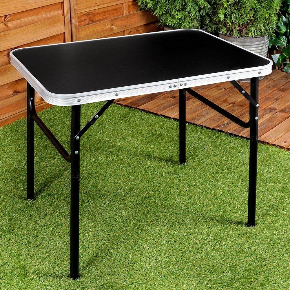 Folding camping table: Weather resistant and stable