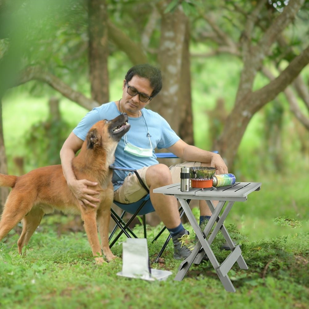 Folding camping table - weatherproof and space-saving