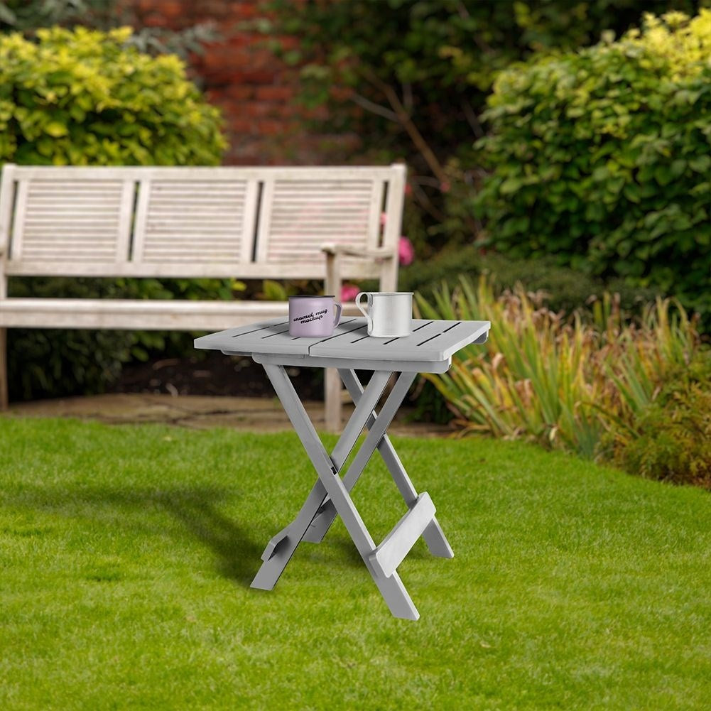 Folding camping table - weatherproof and space-saving