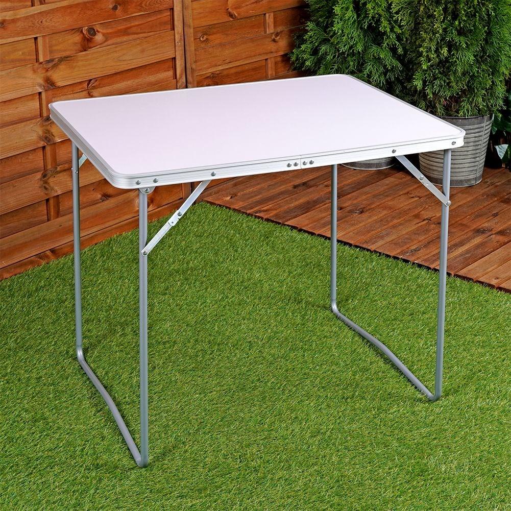 Folding camping table: weatherproof and stable