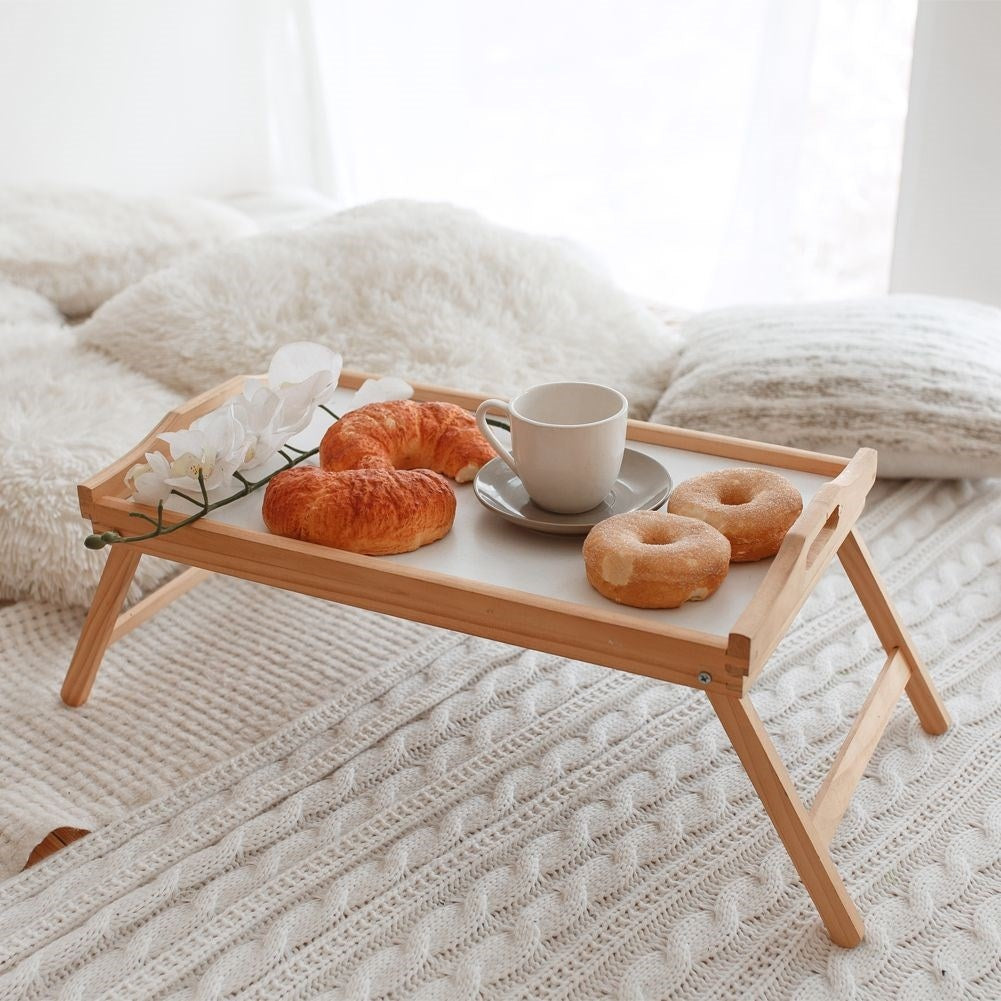 Folding wooden table: Perfect for breakfast, laptop and dining