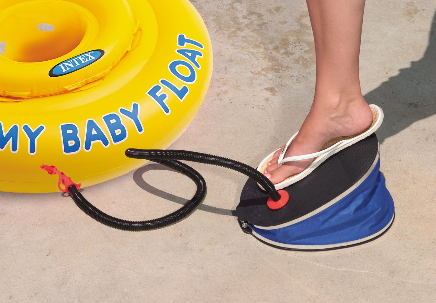 Foot pump for a mattress with 3 tips INTEX 68610
