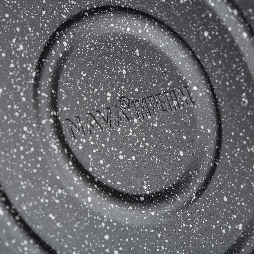 Form with non-stick granite coating for all types of pies