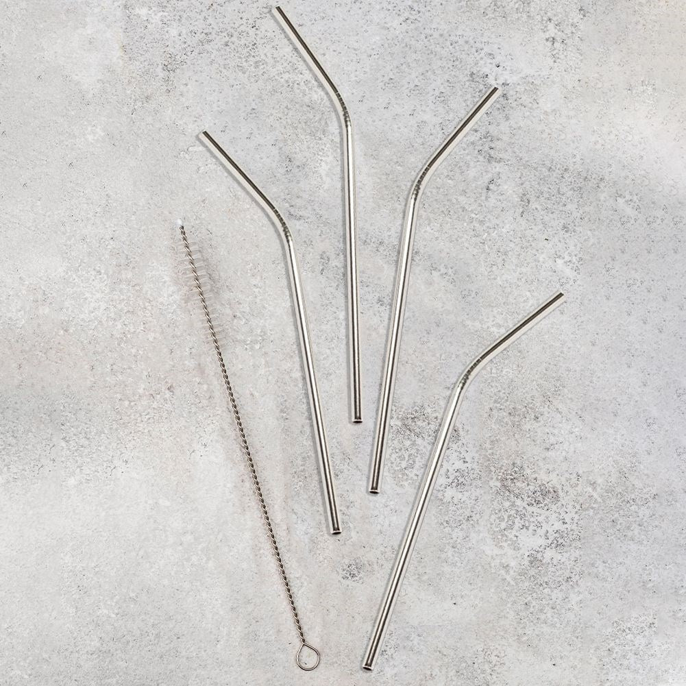 Four bent stainless straws with cleaning brush