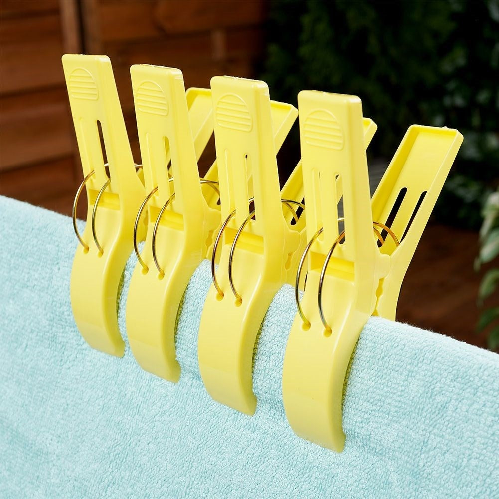 Four clips for towel/beach blanket - wind resistant