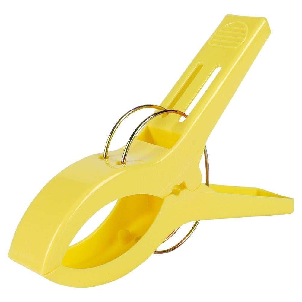 Four clips for towel/beach blanket - wind resistant