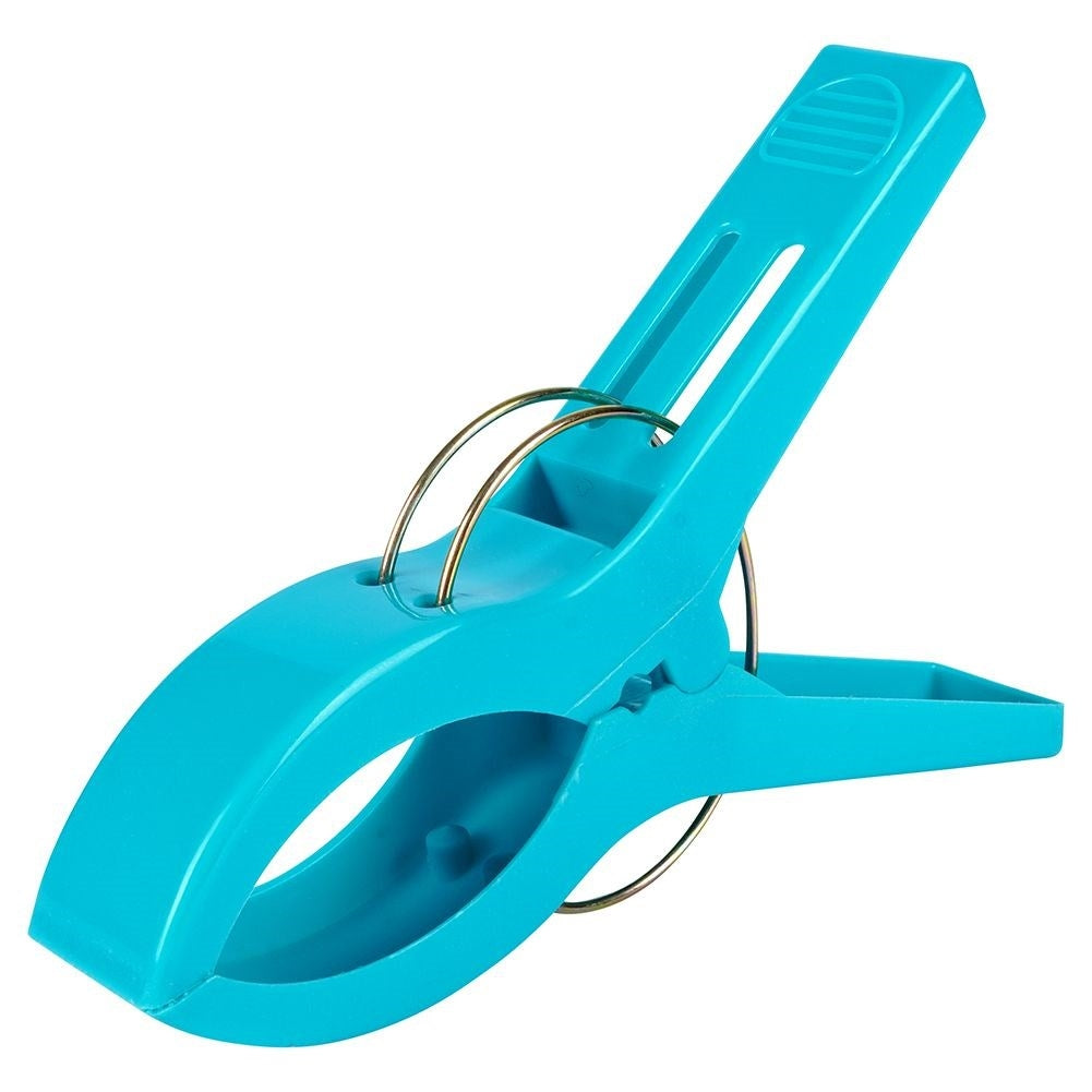 Four clips for towel/beach blanket - wind resistant