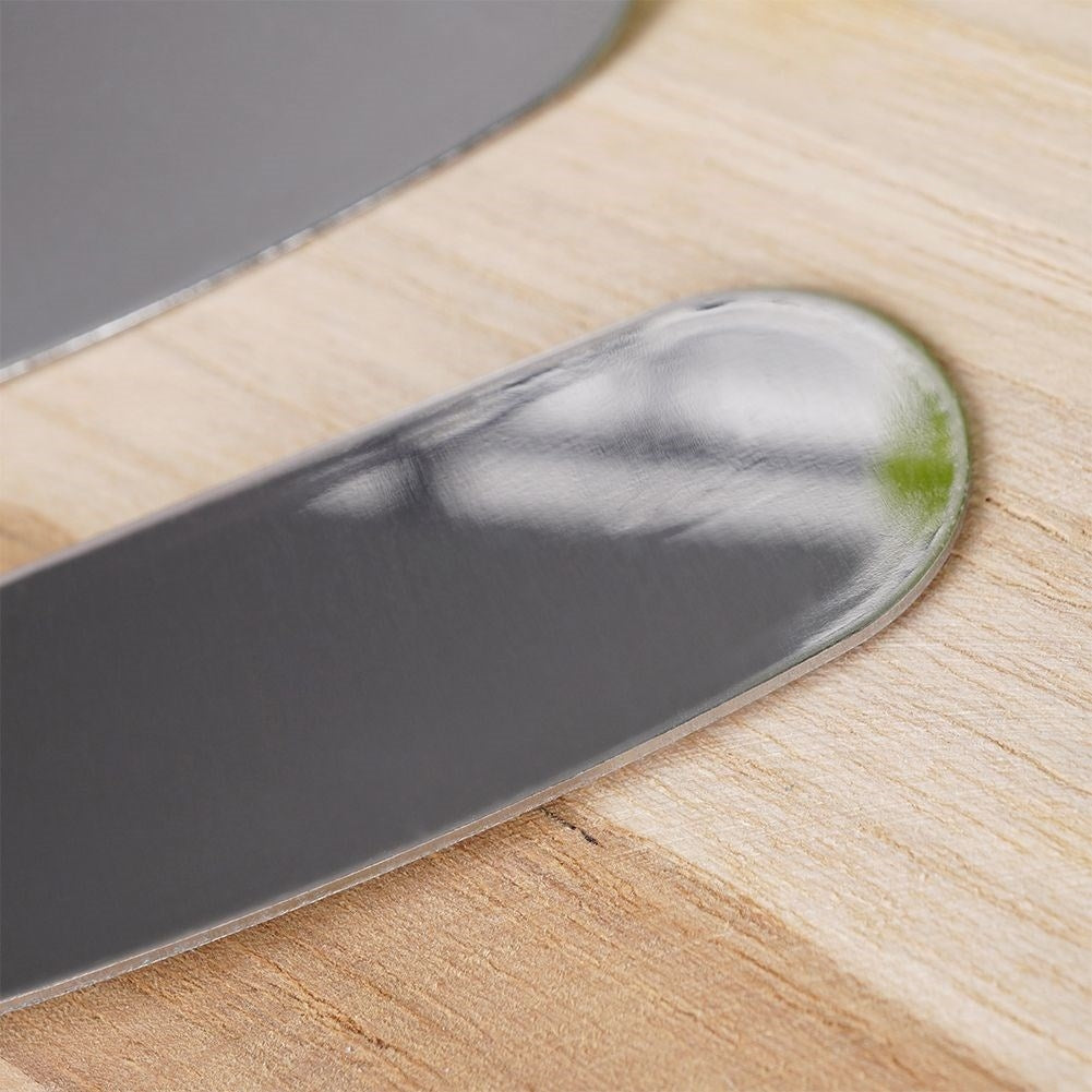 Four stainless steel knives for butter, cheeses and toppings