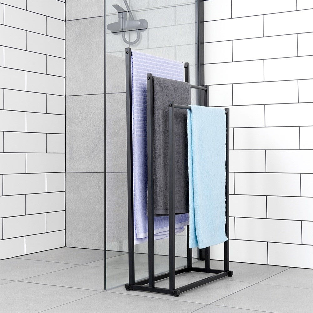 Freestanding towel rail with 3 black metal bars