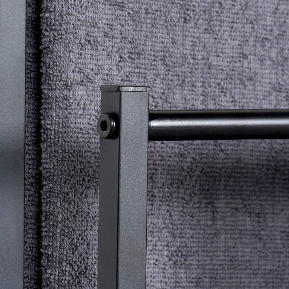 Freestanding towel rail with 3 black metal bars