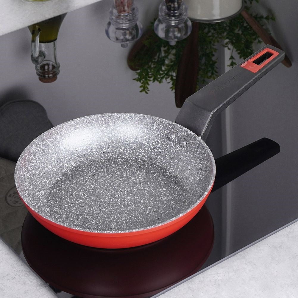 Frying pan: 5 layers, non-stick, for all stoves, dishwasher safe