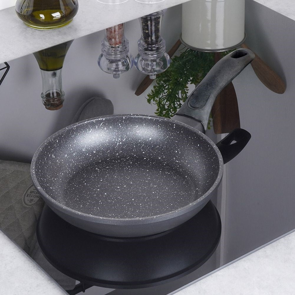 Frying pan: Non-Stick, Induction & Dishwasher safe