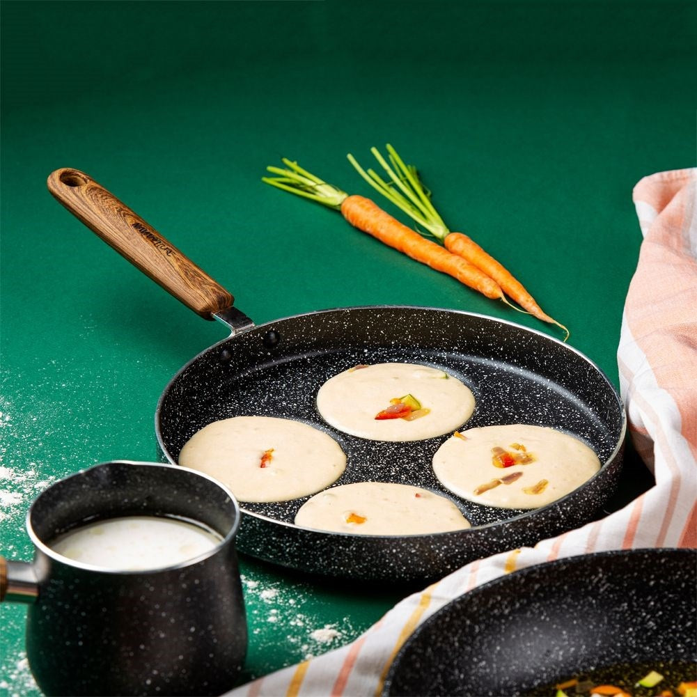 Frying pan for eggs and pancakes with non-stick granite