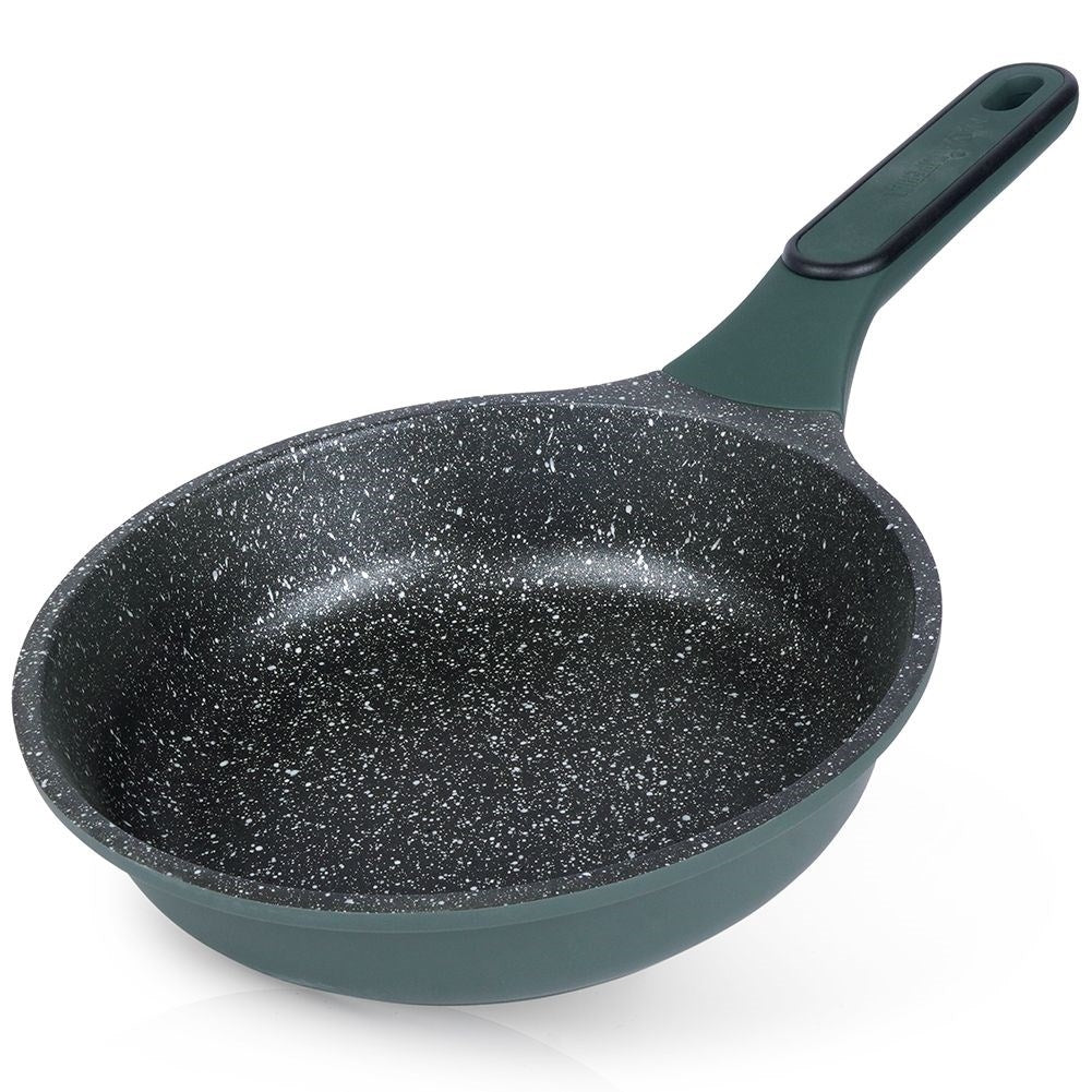 Frying pan with 5 layers, non-stick and dishwasher safe