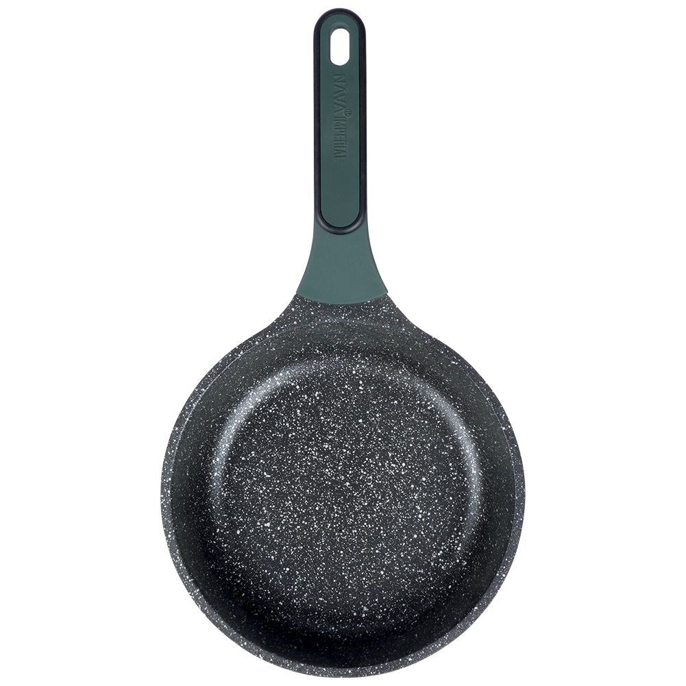 Frying pan with 5 layers, non-stick and dishwasher safe