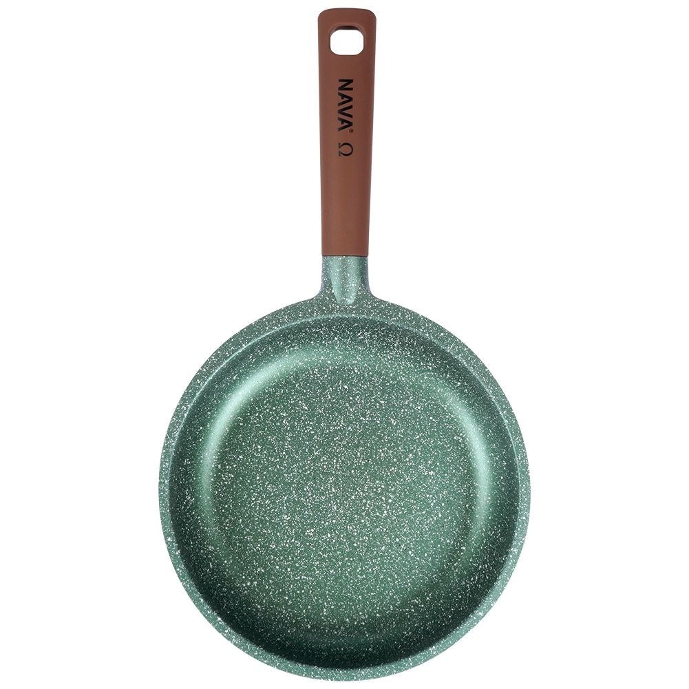 Frying pan with 5 layers, non-stick, dishwasher safe.