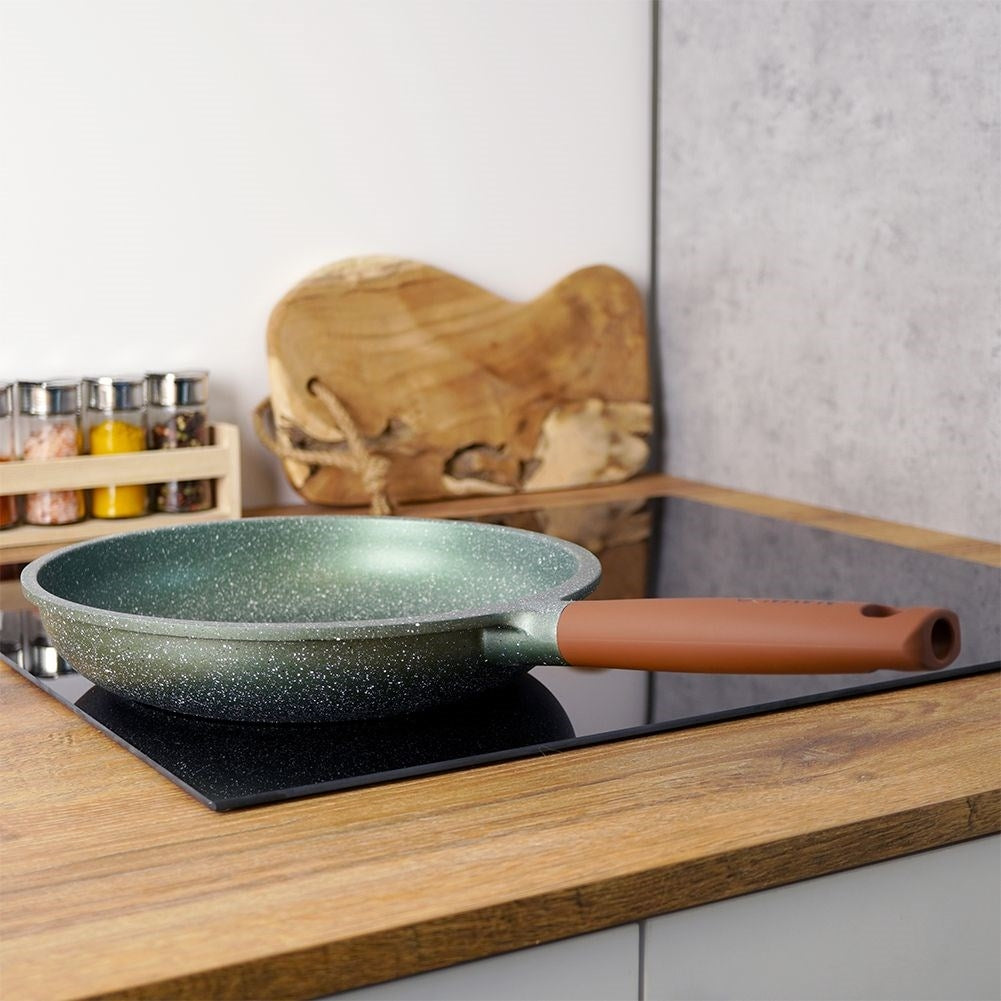 Frying pan with 5 layers, non-stick granite, for all stoves