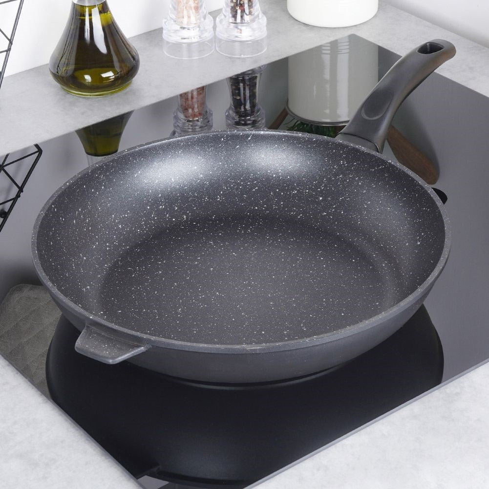 Frying pan with Granite coating for All Stoves