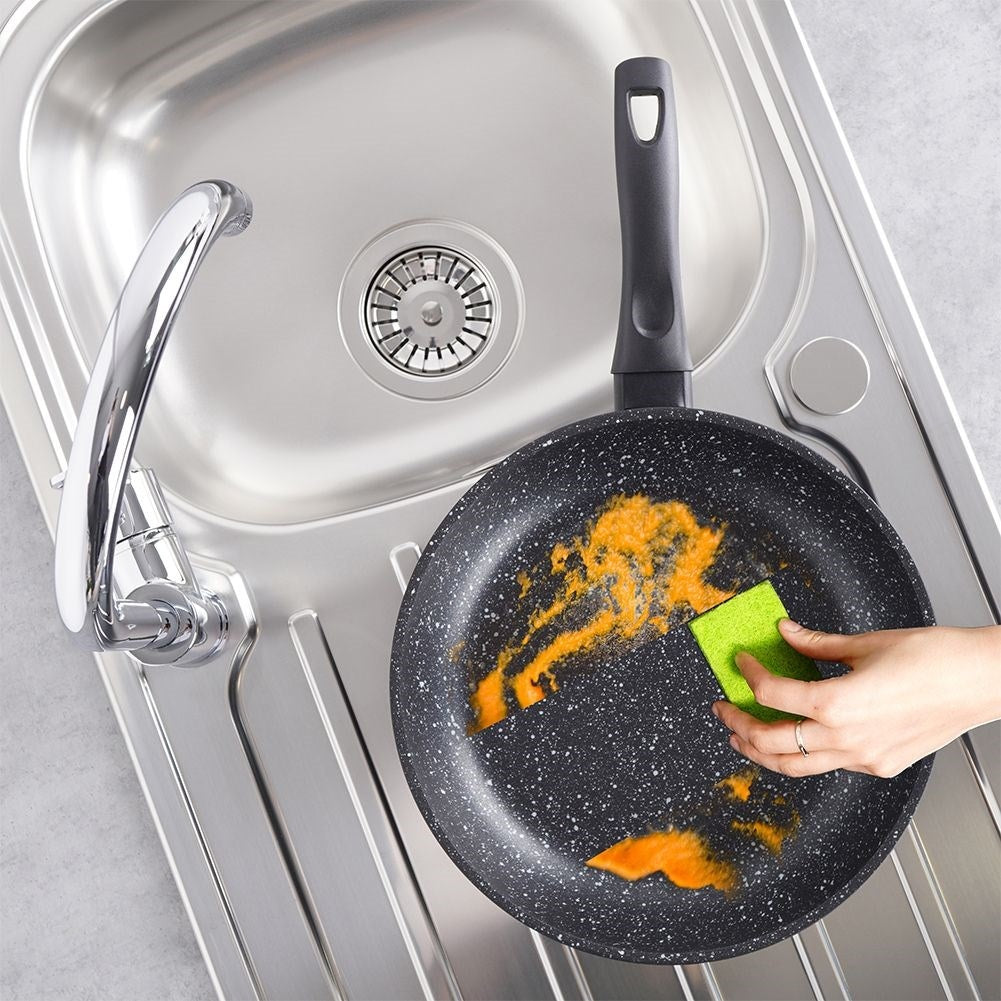 Frying pan with Pfluon Granit coating for all stoves