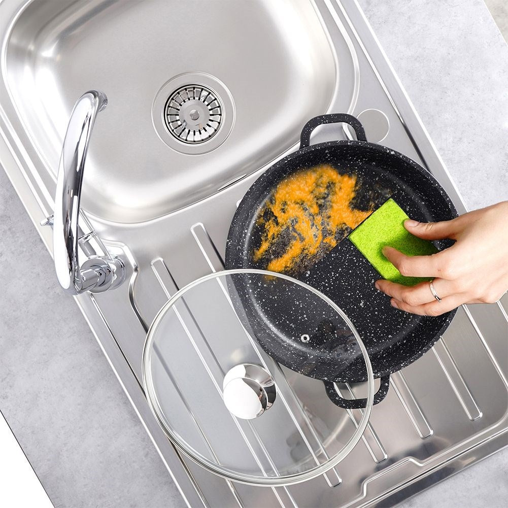 Frying pan with Pfluon Granite coating for all stoves