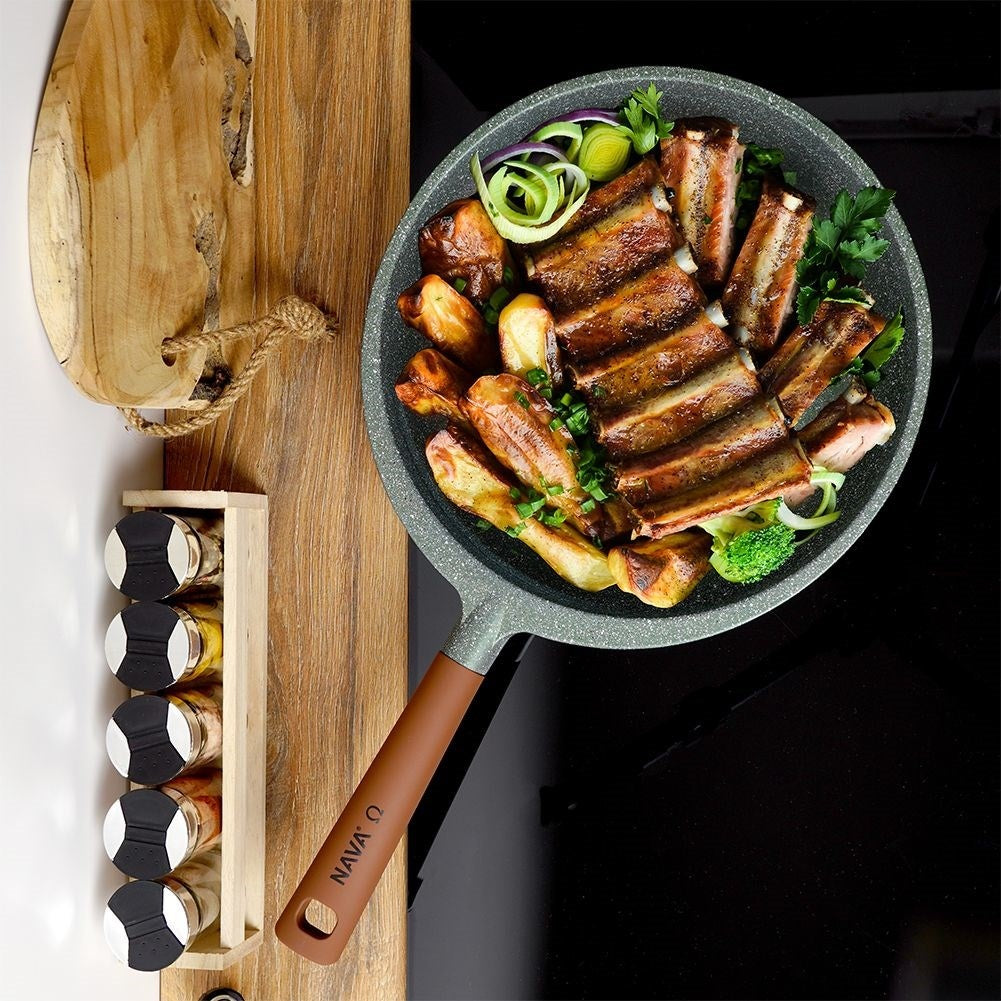 Frying pan with five layers, non-stick, dishwasher safe