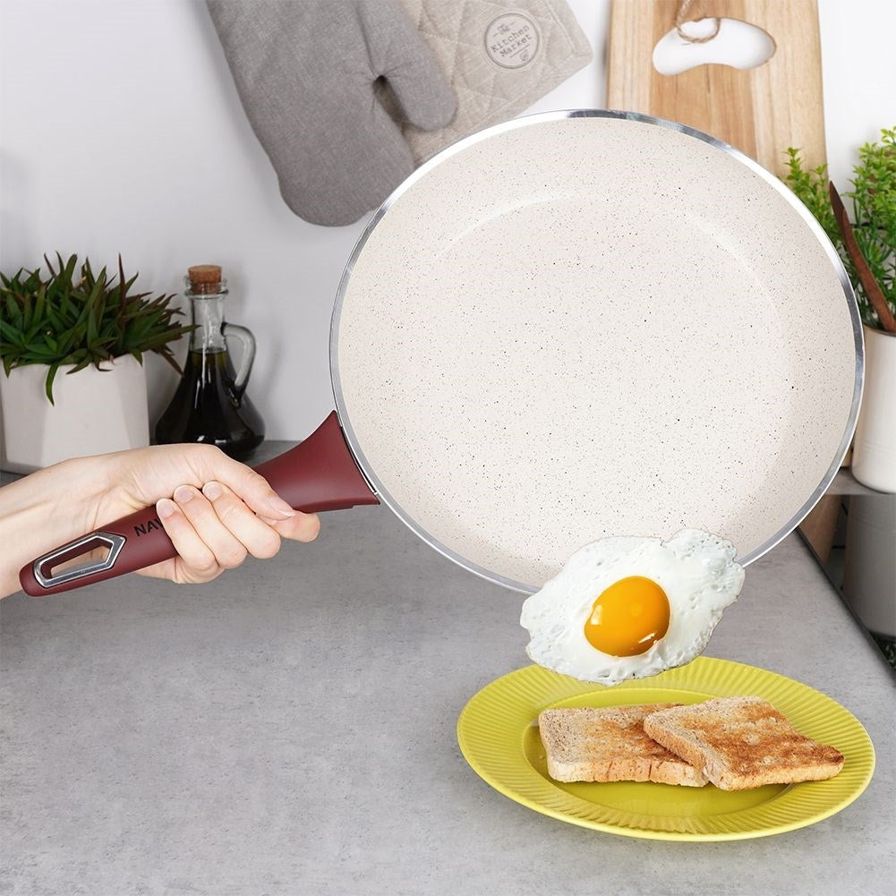 Frying pan with non-stick ceramic coating, dishwasher safe