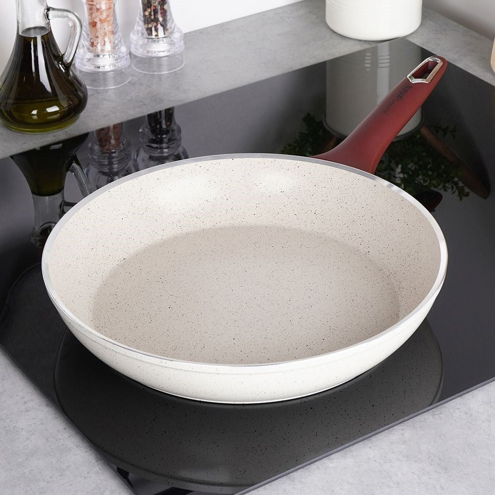 Frying pan with non-stick ceramic coating, dishwasher safe
