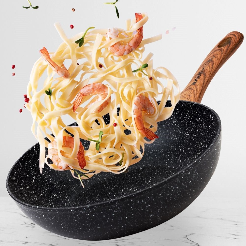 Frying pan with non-stick granite, fits all stoves, dishwasher safe
