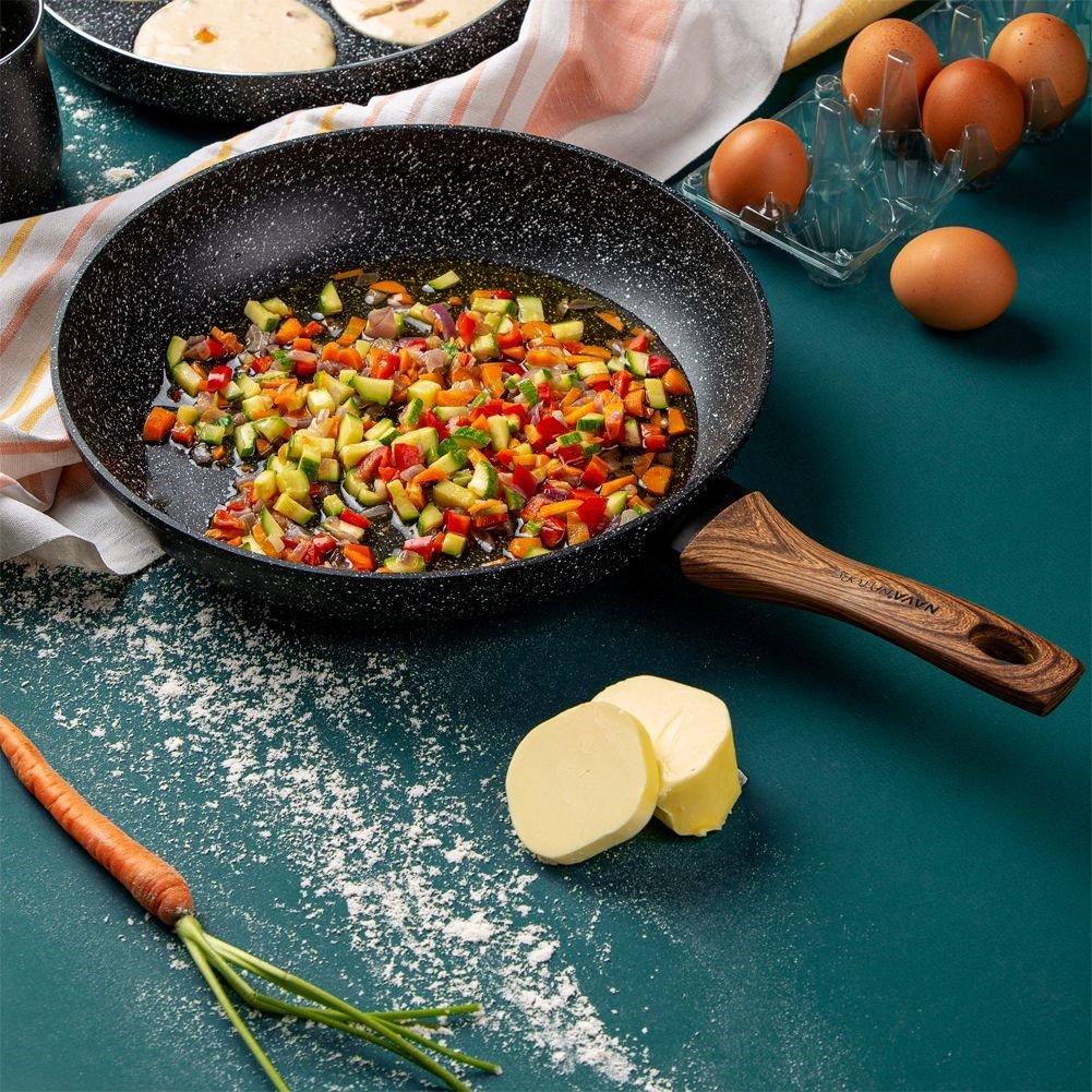 Frying pan with non-stick granite for all stoves, dishwasher safe