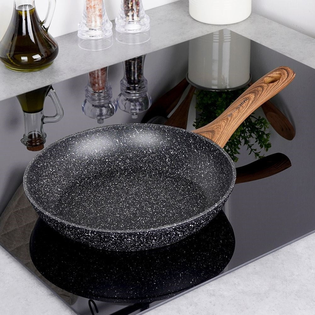 Frying pan with non-stick granite, for all stoves, dishwasher safe
