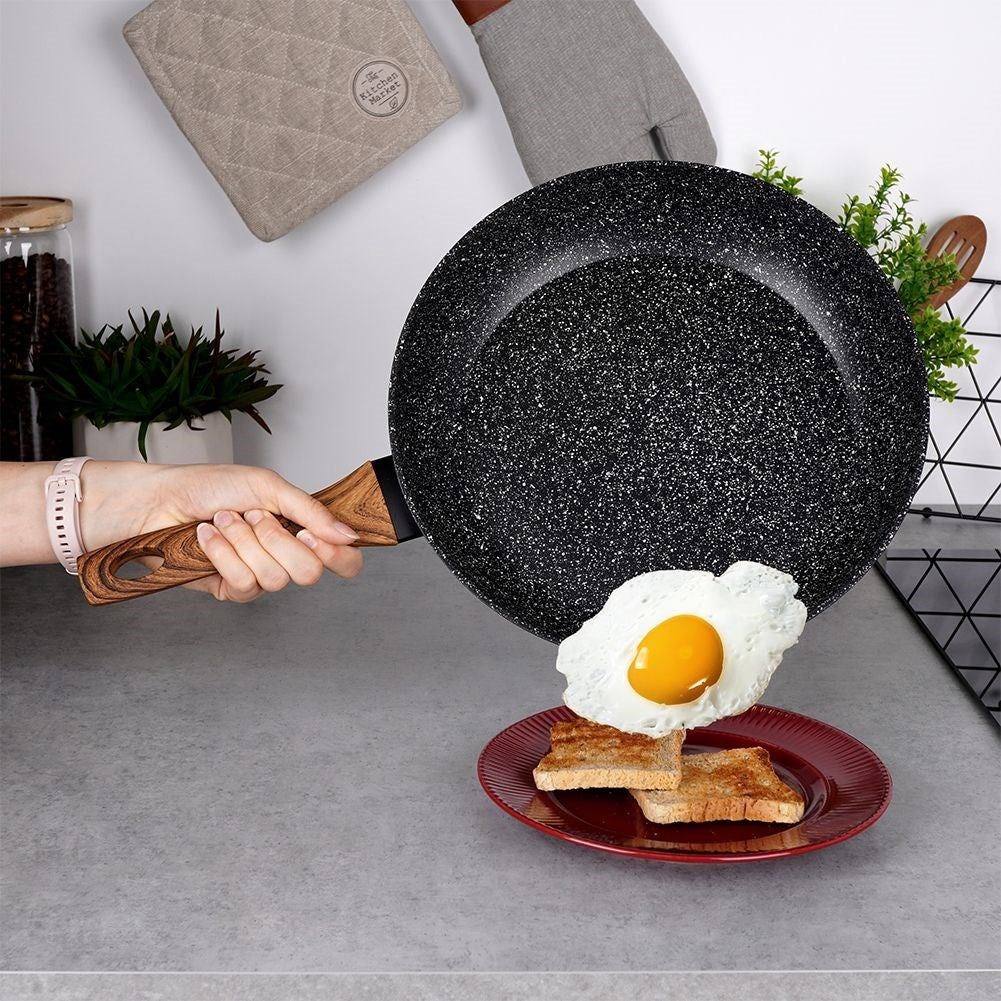 Frying pan with non-stick granite surface, for all stoves and dishwashers.
