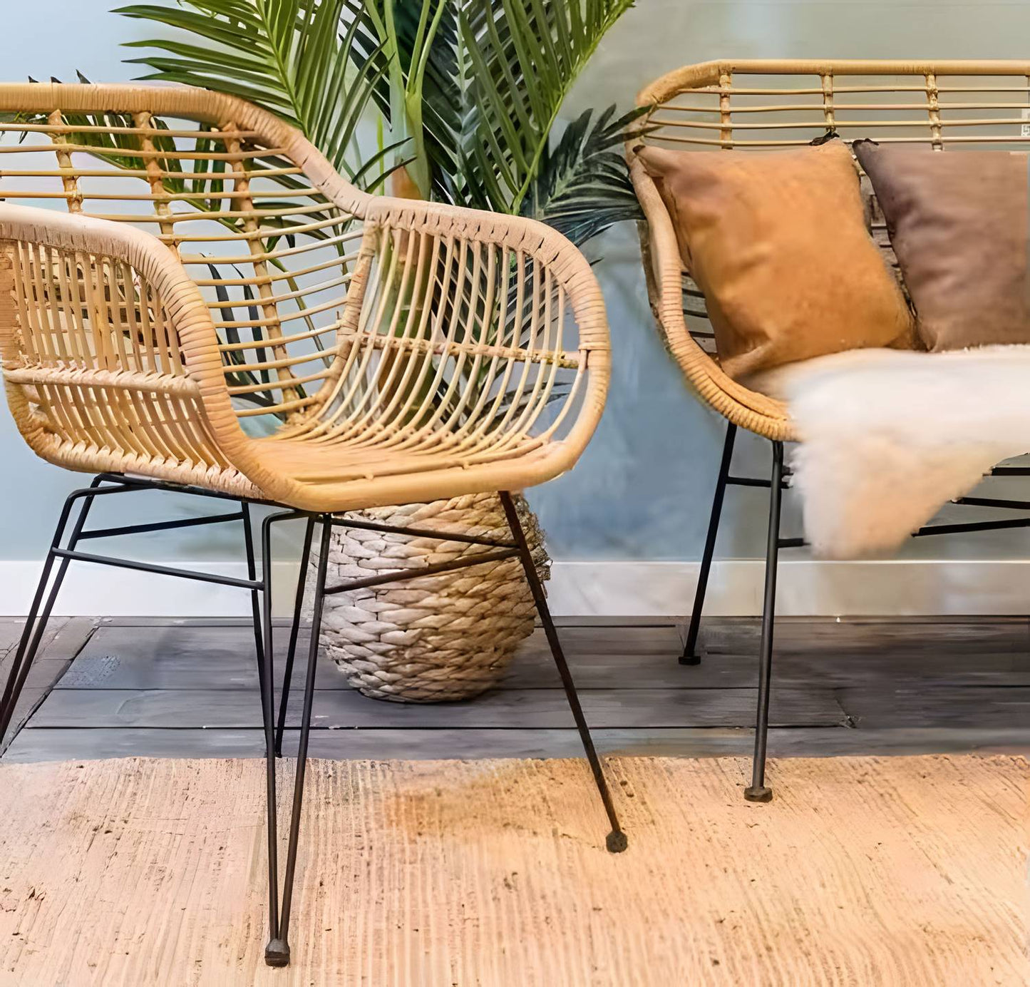Garden Furniture Set with Rattan-Like Finish – Chairs, Table + Cushions MultiGarden