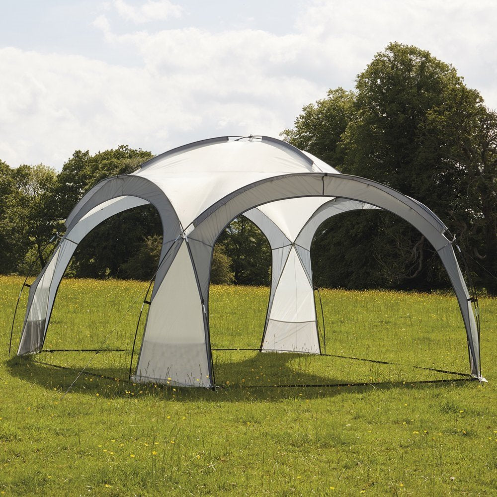 Garden event pavilion tent for a picnic + bag