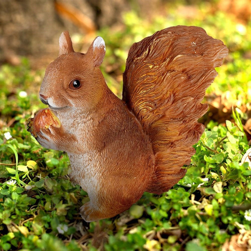 Garden figurine - Squirrel with Nut in Synthetic Stone