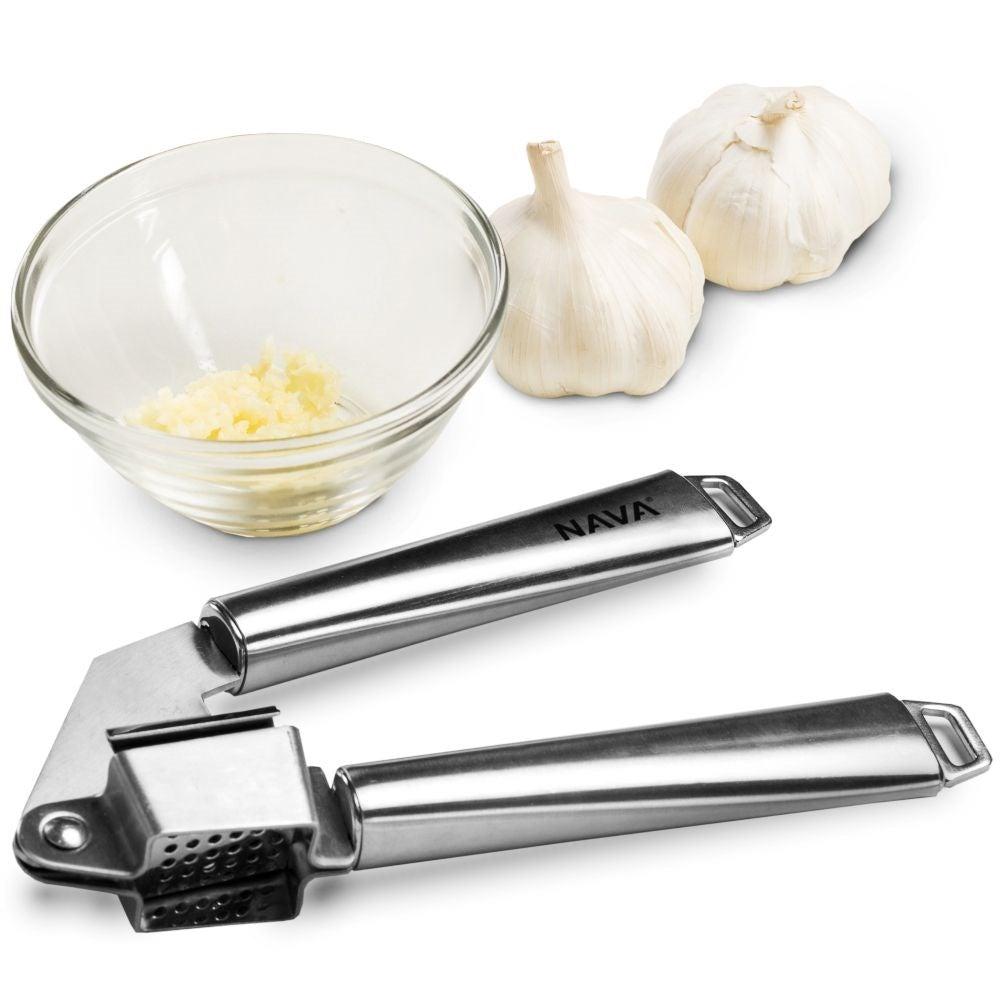 Garlic press in stainless steel for fast and efficient pressing
