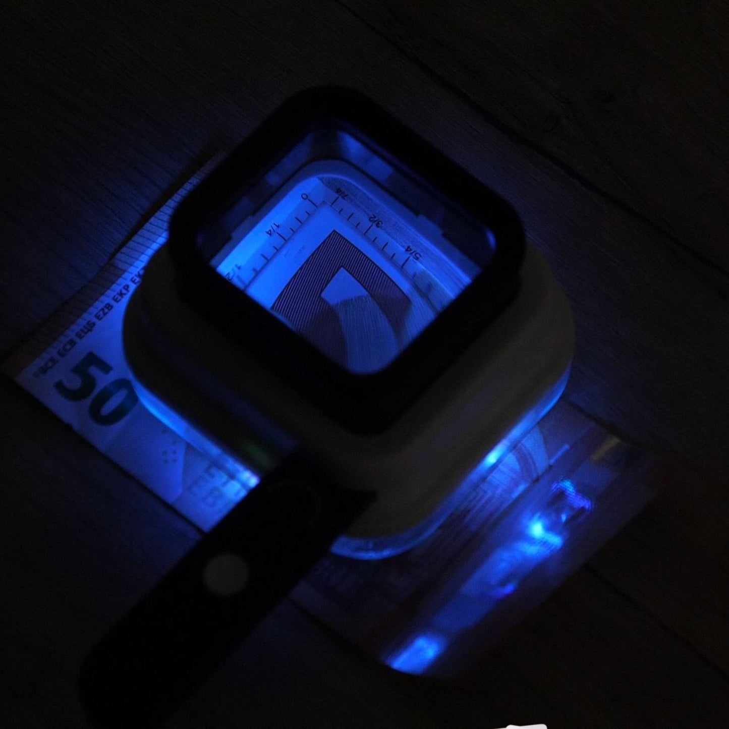 Genius Ideas GI-087663: 3 Magnifications Foldable Magnifier with LED