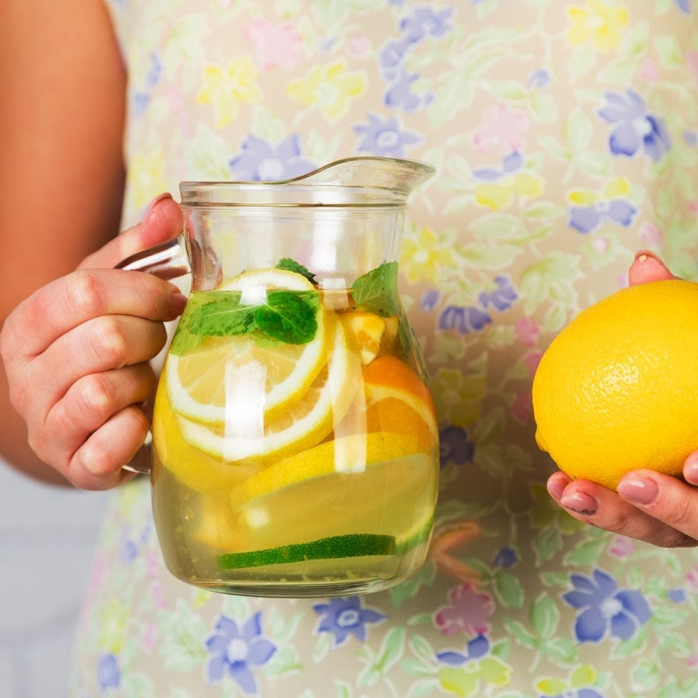 Glass Jug 500 ml with Spout and Measuring Scale for All Drinks