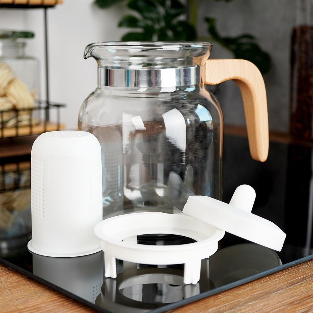Glass Jug with Removable Infuser, Lid and Wooden Handle