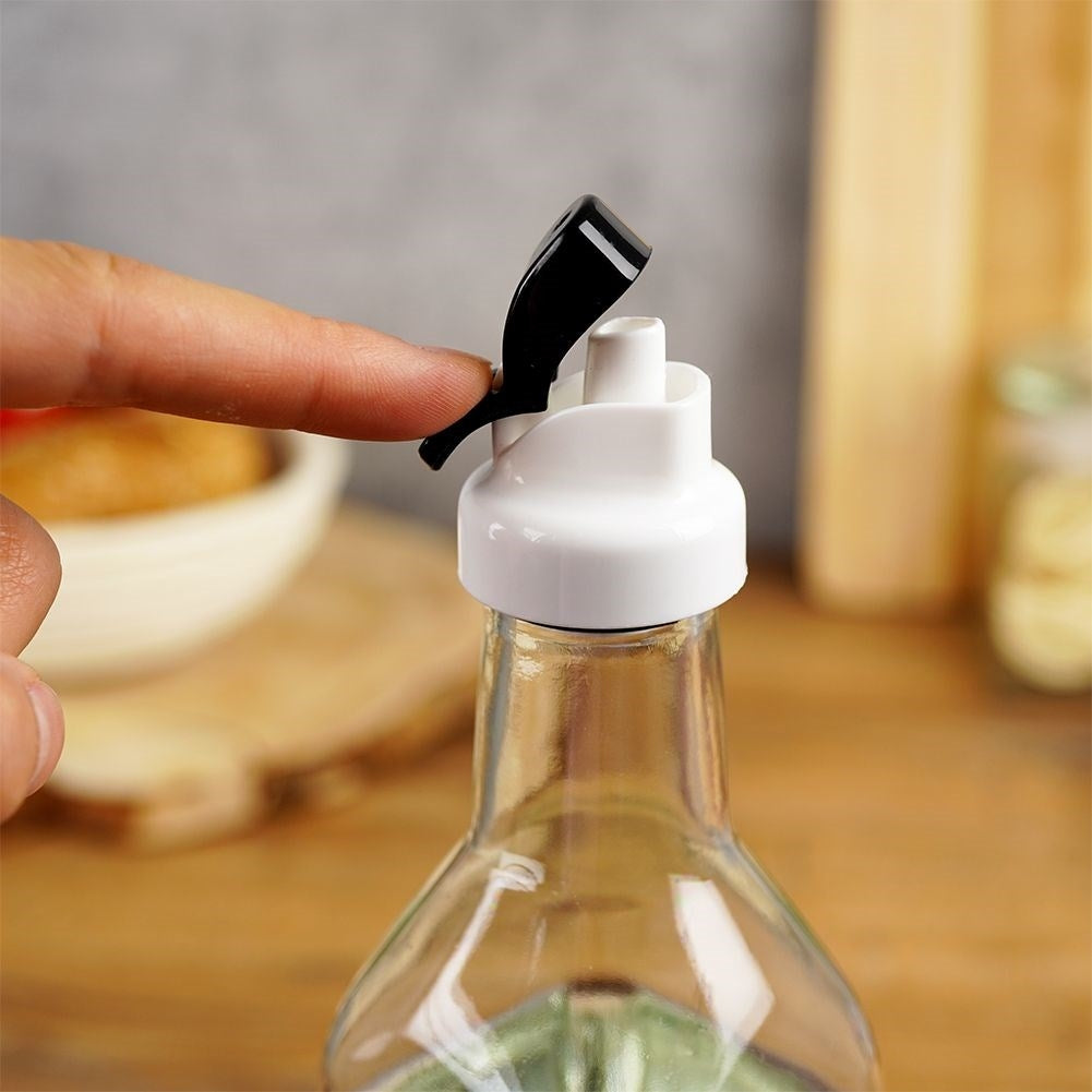 Glass bottle for oil with dispenser, 500 ml - for garlic & herbs