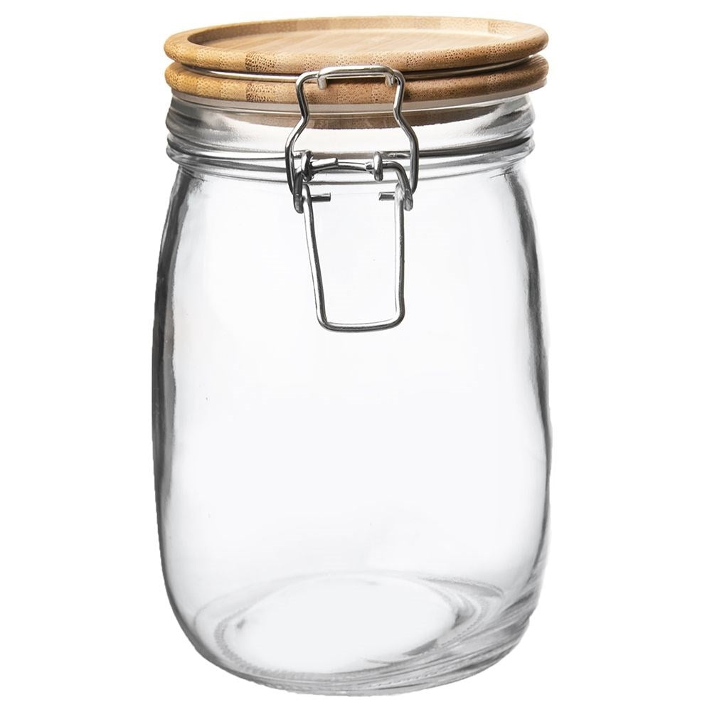 Glass jar with bamboo lid and rubber seal