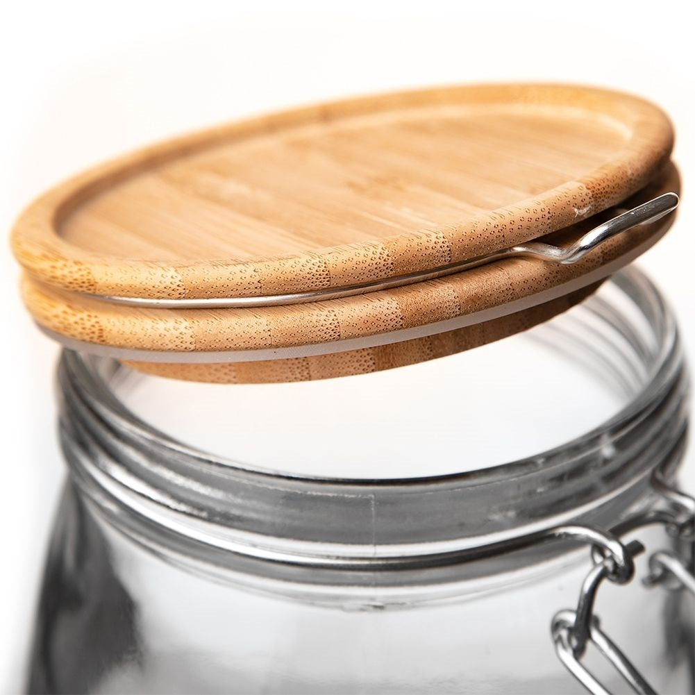 Glass jar with bamboo lid and rubber seal