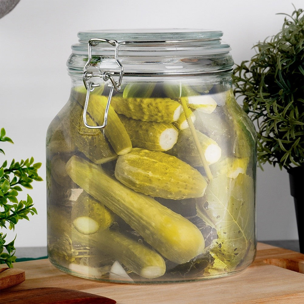 Glass jar with heart pattern and airtight patent closure