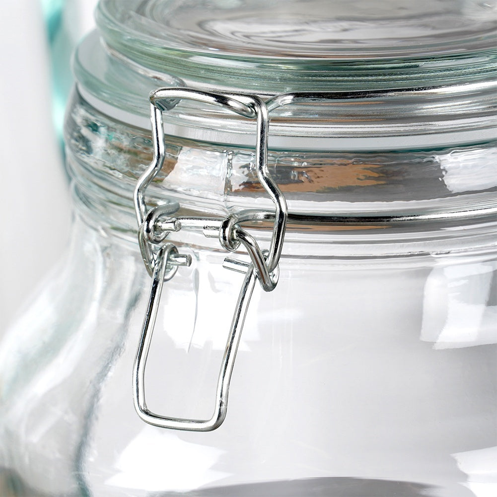 Glass jar with heart pattern and airtight patent closure